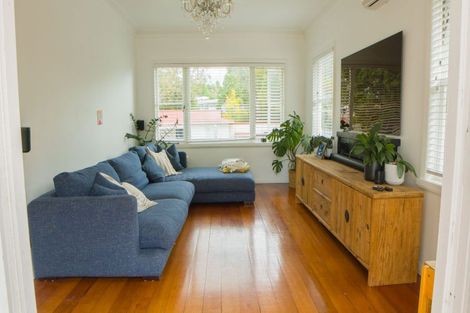 Photo of property in 27 Belle Vue Avenue, Northcote Point, Auckland, 0627