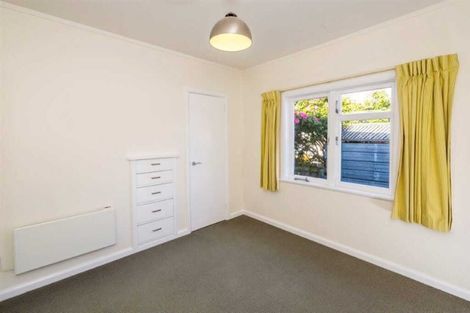 Photo of property in 180 Te Moana Road, Waikanae, 5036