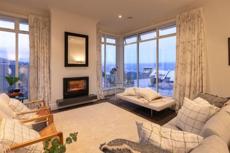 Photo of property in 15 Salmont Place, Kelburn, Wellington, 6012