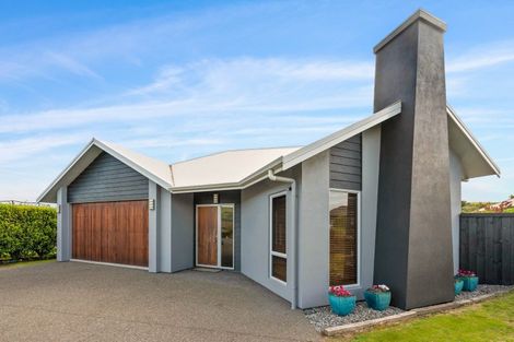 Photo of property in 60 Montgomery Crescent, Kinloch, Taupo, 3377