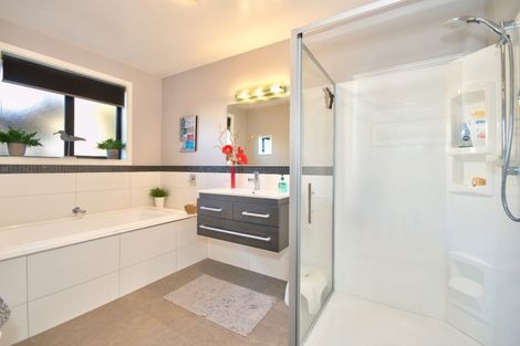 Photo of property in 14 Morning Star Terrace, Arthurs Point, Queenstown, 9371