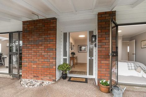 Photo of property in 1/136 Calliope Road, Stanley Point, Auckland, 0624