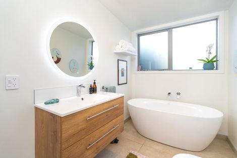 Photo of property in 6 Pine Ridge Terrace, Waikanae Beach, Waikanae, 5036