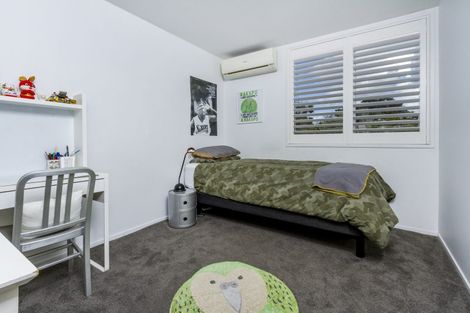 Photo of property in 28 Muritai Road, Milford, Auckland, 0620