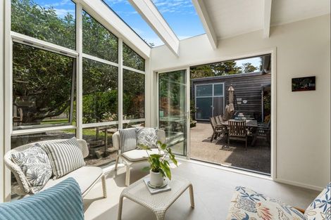 Photo of property in 9 Grand View Road, Leigh, 0985