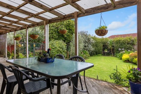 Photo of property in 10a Kennedy Place, Merrilands, New Plymouth, 4312