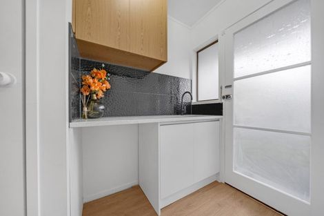 Photo of property in 2/4173a Great North Road, Glen Eden, Auckland, 0602