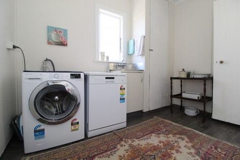 Photo of property in 4 Moorhouse Street, Waimate, 7924