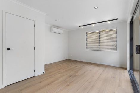 Photo of property in 1092a Great North Road, Point Chevalier, Auckland, 1022