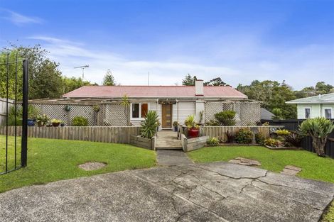 Photo of property in 1/5 Hellyers Street, Birkdale, Auckland, 0626
