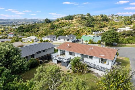 Photo of property in 16 Parkinson Close, Whitby, Porirua, 5024