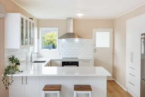 Photo of property in 6 Rennie Avenue, Milson, Palmerston North, 4414