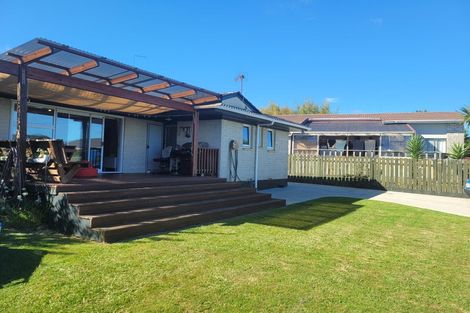 Photo of property in 27 Tumene Drive, Owhata, Rotorua, 3010