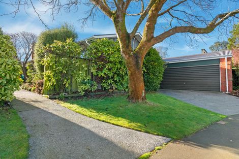 Photo of property in 32 Rosedale Place, Avonhead, Christchurch, 8042