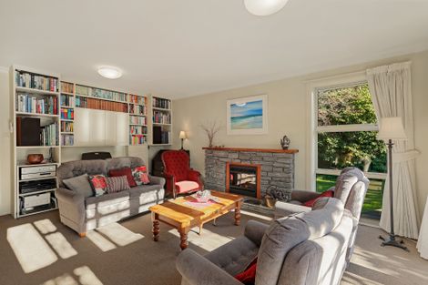 Photo of property in 32 Rosedale Place, Avonhead, Christchurch, 8042