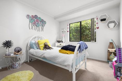 Photo of property in 28 Woodcroft Way, Pukekohe, 2120