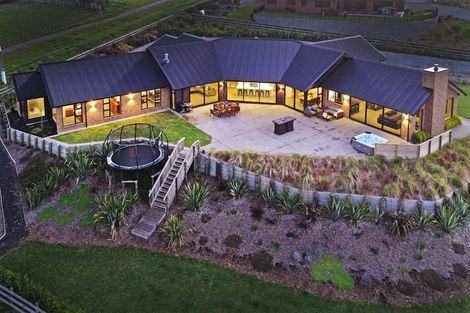 Photo of property in 5 Braxonne Close, Pukekohe, 2120