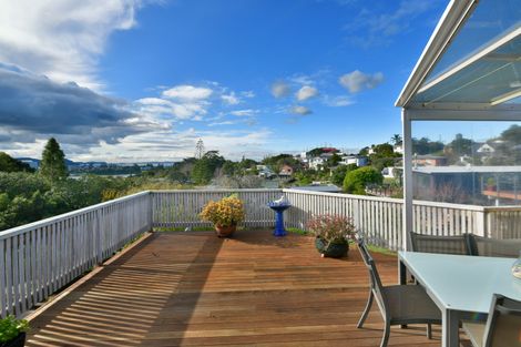Photo of property in 9 Moffat Road, Red Beach, 0932