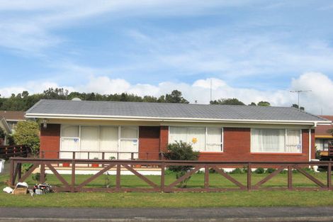 Photo of property in 2/18 Manse Road, Pahurehure, Papakura, 2113