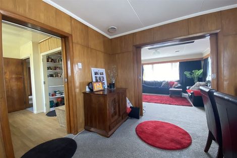 Photo of property in 1 Albert Street, Dannevirke, 4930