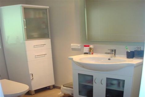 Photo of property in 2/25 Glencoe Road, Browns Bay, Auckland, 0630