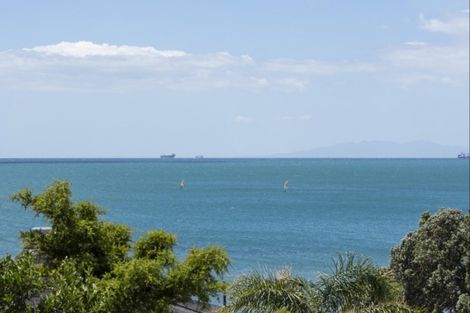 Photo of property in 7a View Road, Campbells Bay, Auckland, 0630