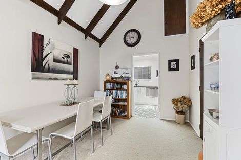 Photo of property in 9a Tamati Place, Merrilands, New Plymouth, 4312