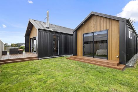 Photo of property in 8a Aderman Place, Hurworth, New Plymouth, 4310