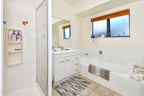 Photo of property in 21 Crannich Place, Wattle Downs, Auckland, 2103