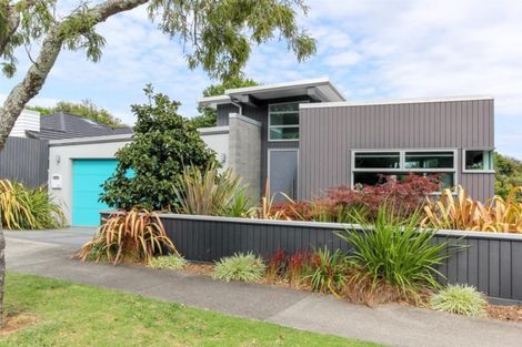 Photo of property in 46 Victoria Road, New Plymouth, 4310