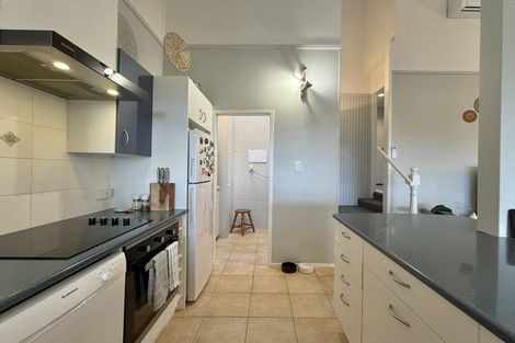 Photo of property in 26a Tower Hill, Stanmore Bay, Whangaparaoa, 0930