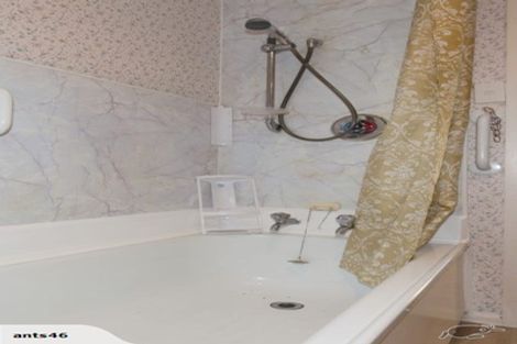 Photo of property in 10b Cypress Grove, Paraparaumu, 5032