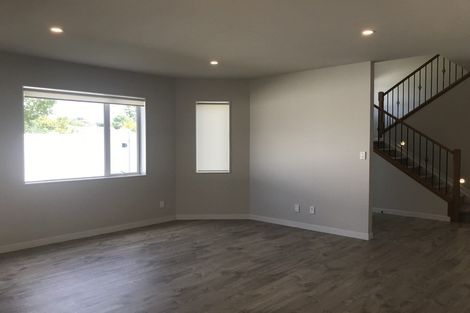 Photo of property in 1a Harrowglen Drive, Northcross, Auckland, 0632