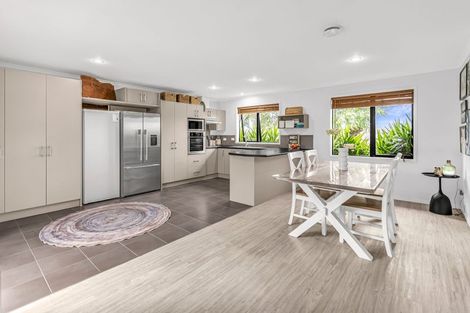 Photo of property in 20 Hoyte Place, Pukehangi, Rotorua, 3015