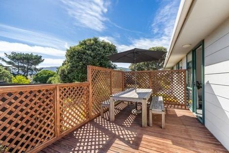 Photo of property in 31 Rutherford Drive, Waikanae Beach, Waikanae, 5036