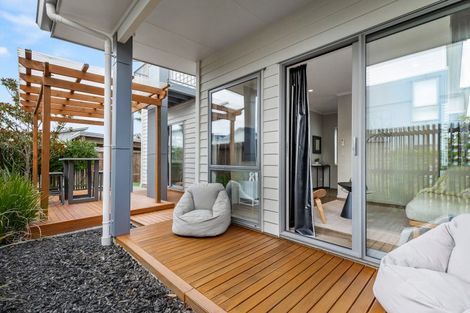 Photo of property in 58 Station Street, Hobsonville, Auckland, 0616