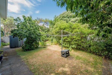 Photo of property in 28 Field Way, Waikanae Beach, Waikanae, 5036