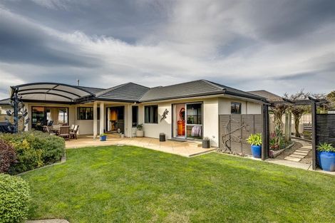 Photo of property in 17 Malbec Way, Greenmeadows, Napier, 4112