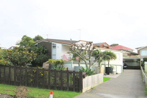 Photo of property in 11 Fairway Avenue, Red Beach, 0932