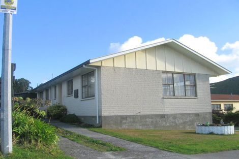 Photo of property in 5 Colorado Grove, Brooklyn, Wellington, 6021