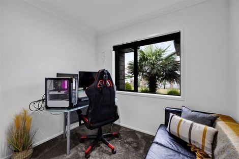 Photo of property in 17 Wentworth Lane, Waiwhakaiho, New Plymouth, 4312