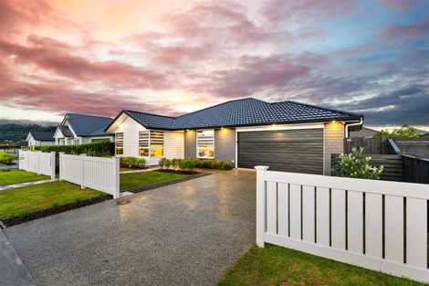 Photo of property in 5 Aporo Drive, Kumeu, 0810