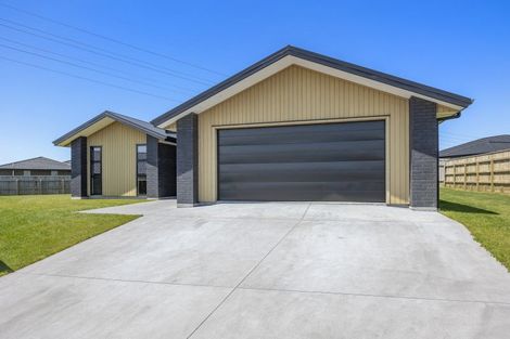 Photo of property in 10 Kararaina Close, Whalers Gate, New Plymouth, 4310