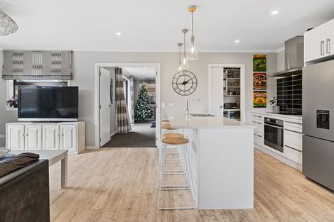 Photo of property in 7 Livingstone Drive, Papamoa Beach, Papamoa, 3118