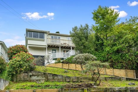 Photo of property in 5 Victory Crescent, Tawa, Wellington, 5028