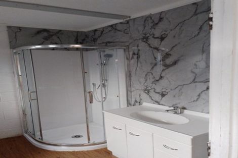 Photo of property in 2/34 Glencourt Place, Glenfield, Auckland, 0629