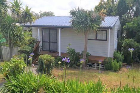 Photo of property in 18 Kiernan Place, Kelston, Auckland, 0602