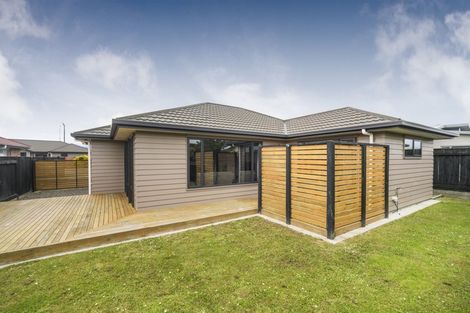 Photo of property in 5 Angelina Way, Kelvin Grove, Palmerston North, 4414