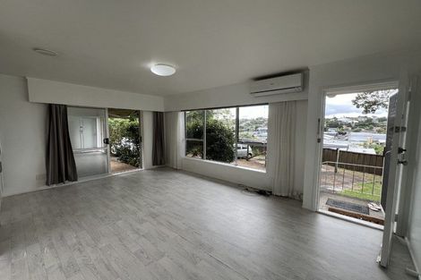 Photo of property in 1/8 Tusac Place, Totara Vale, Auckland, 0627