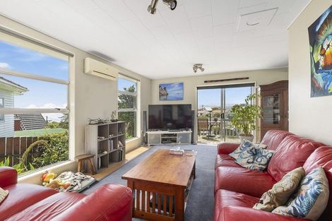 Photo of property in 44 View Road, Titahi Bay, Porirua, 5022